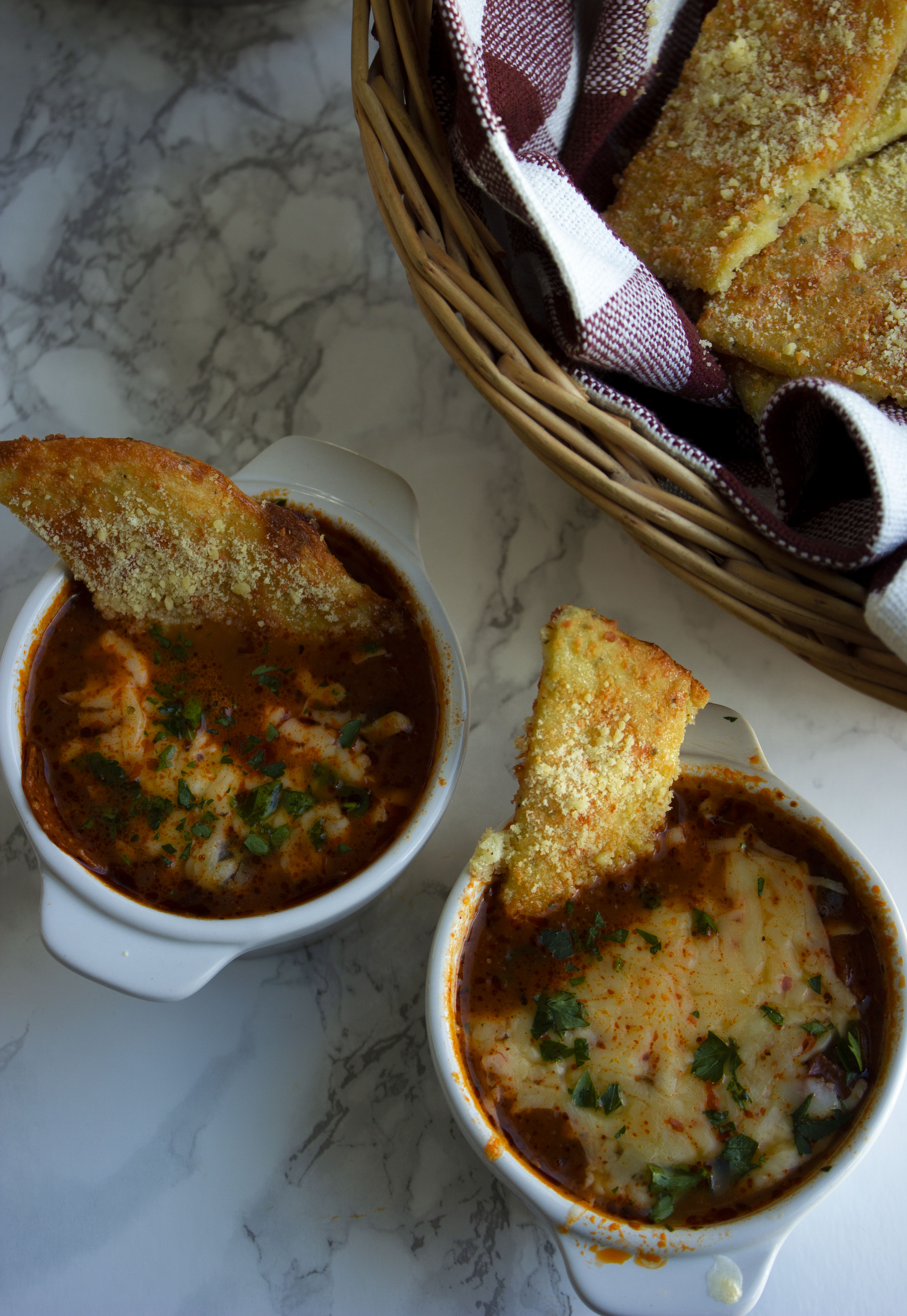 This low carb pizza soup is everything you need for a keto pizza night! This low calorie and lower fat soup is delicious on its own or with keto garlic bread! A bonus recipe is include for keto garlic bread!