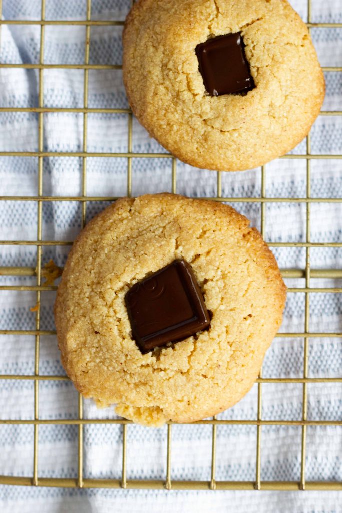 These soft and chewy homemade sugar free peanut butter cookies are little bites of nostalgia. Only 1 net carb and 105 calories per cookie too! Add some of your favorite sugar free chocolate candy to the middle for a sugar free and keto peanut butter blossom!