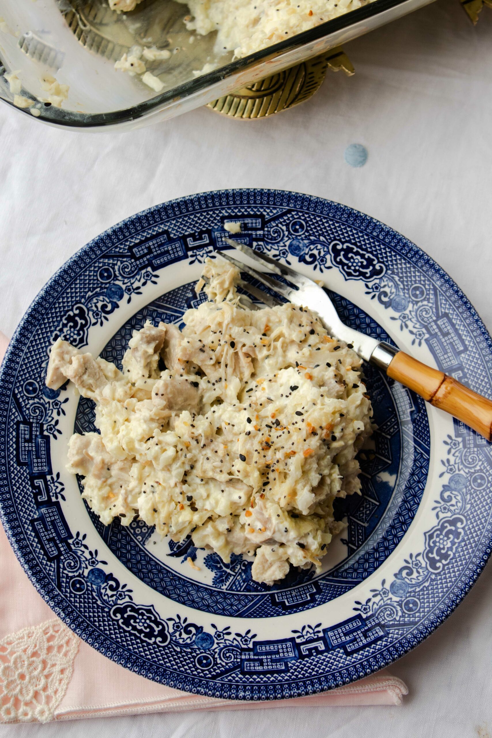 Everyone's favorite bagel seasoning shines in this low carb casserole with chicken and cauliflower rice. Use precooked chicken for an easy low carb dinner that's ready in a flash. This keto chicken casserole with cauliflower rice is picky eater approved!
